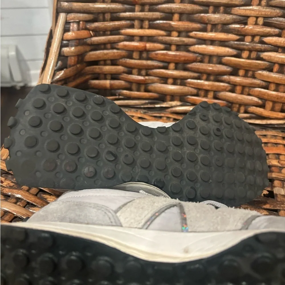 New Balance New Balance 327 Slate Grey Women in size 9.5